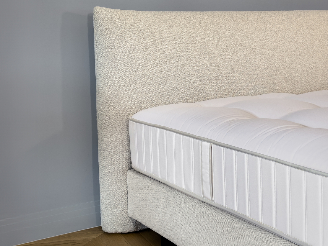 SCHRAMM_Lyra_Svenja_3420-off_white_Emotion_Luxe_Detail