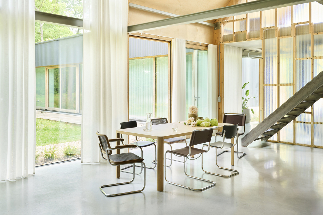 Thonet_S64V_S32V_Nuss_DM_S33_schoko_S43_TP29_1140_Eiche_FF_331bw